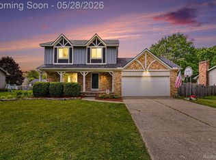 5506 Old Franklin Rd, Grand Blanc, MI 48439