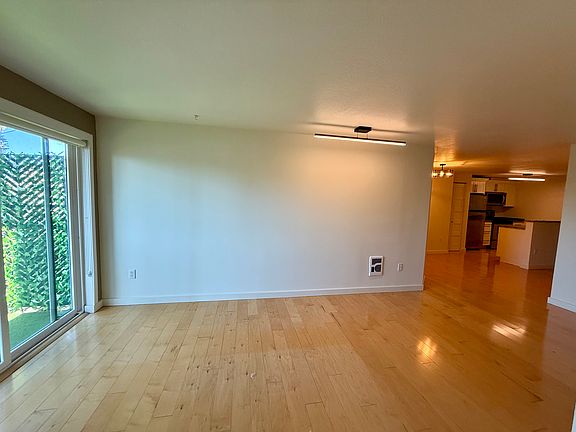 4th image of 231 Belmont Ave E #231