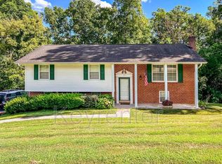 830 Gondola Dr, Knoxville, TN 37920