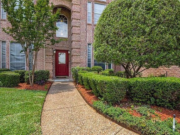 3rd image of 2700 Holly Brook Ct