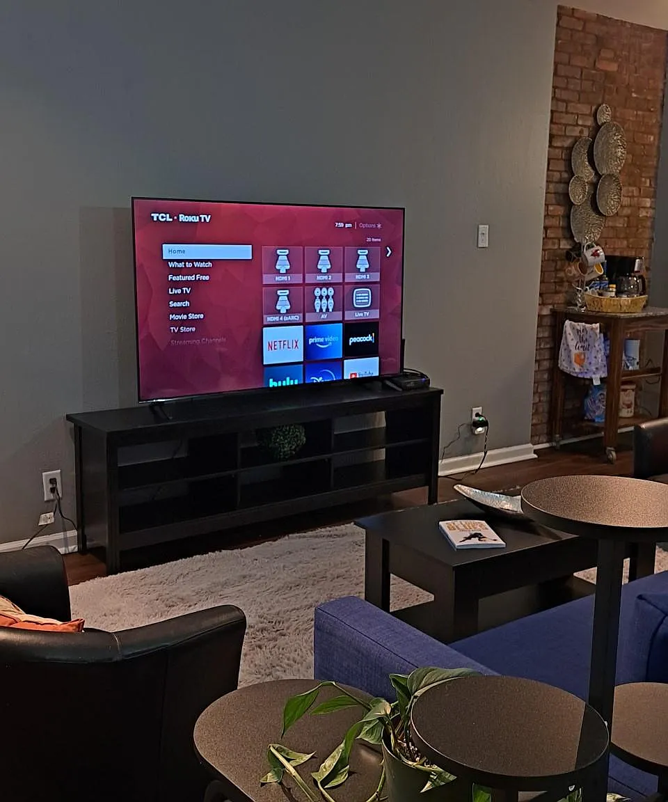 1 bed, 1260 sqft, $1,645 — Photo 2