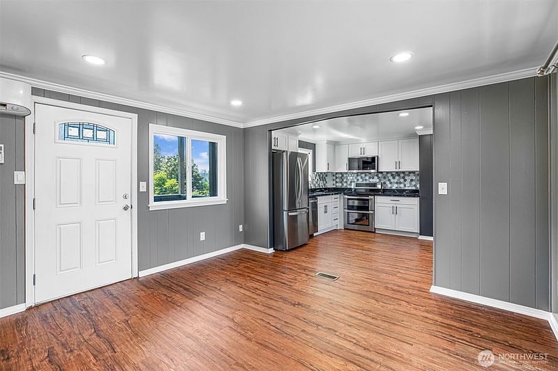5th image of 314 Avenue J #20