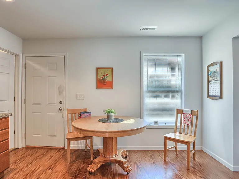 1213 Roberto Rd — Photo 12