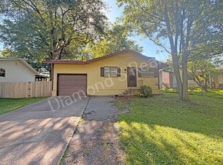2750 N Howard Ave, Springfield, MO 65803
