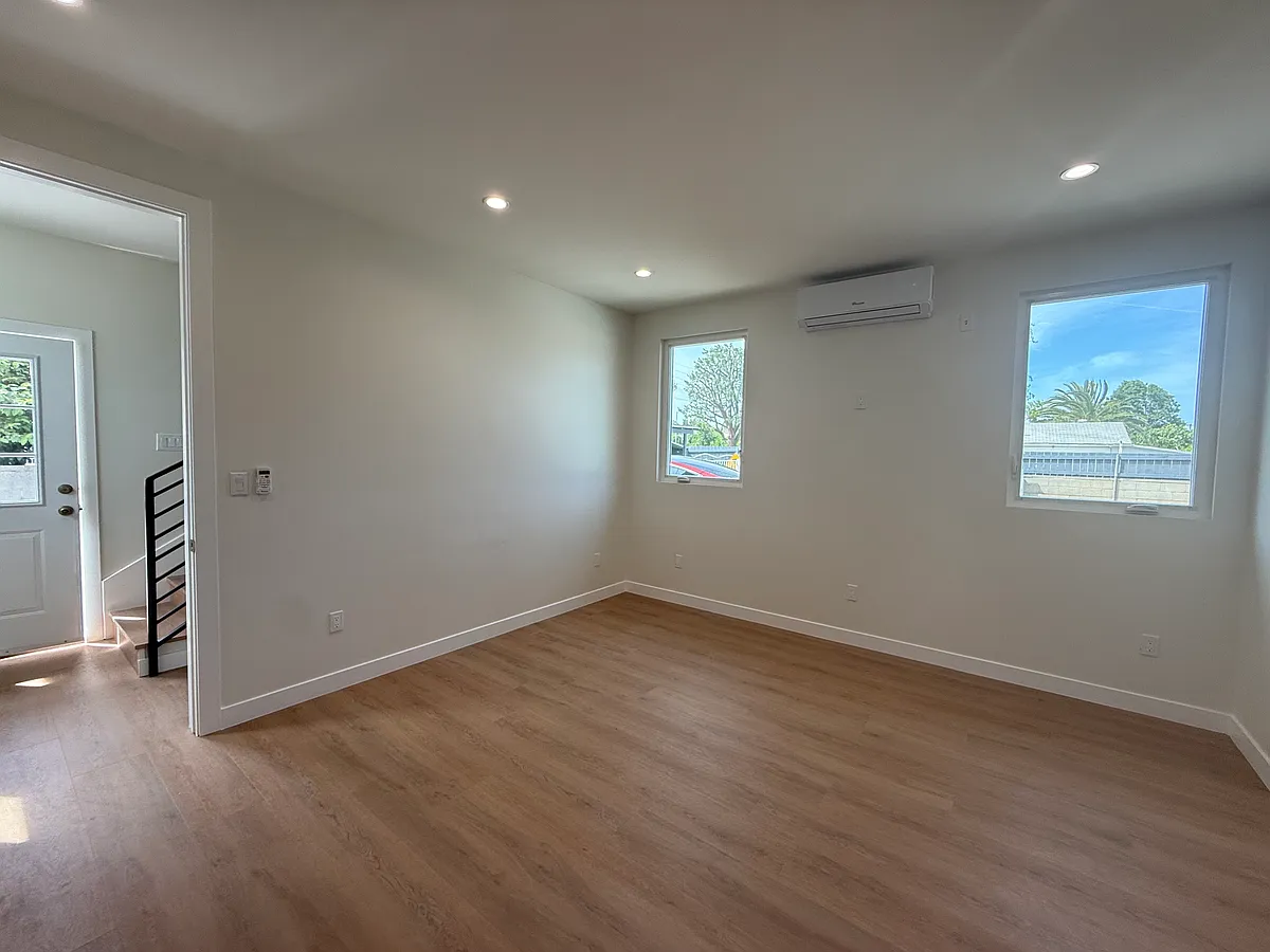 Building Photo - 20953 Saticoy