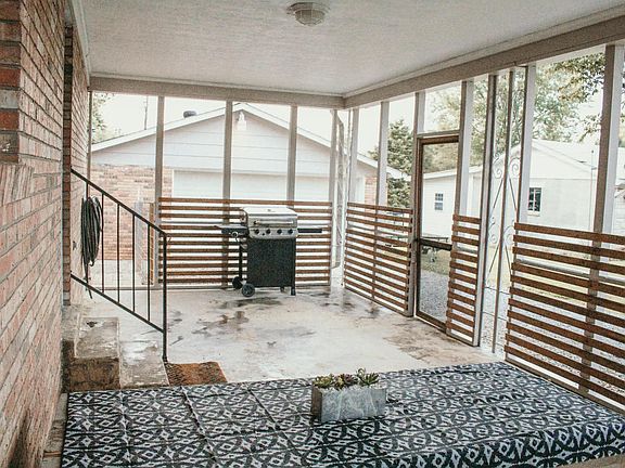 4th image of 218 Carla Dr
