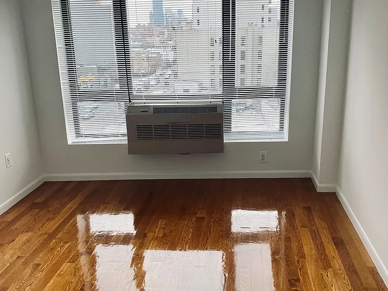 2638 21st St #8C — Photo 5