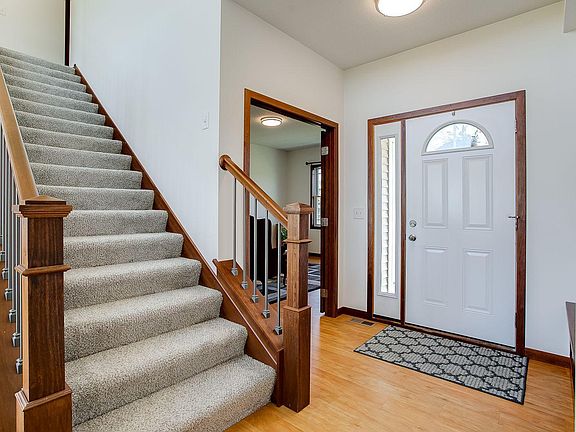 4th image of 8872 285th Ave NE