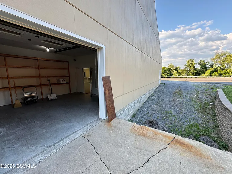 1689 Westbranch Hwy — Photo 26