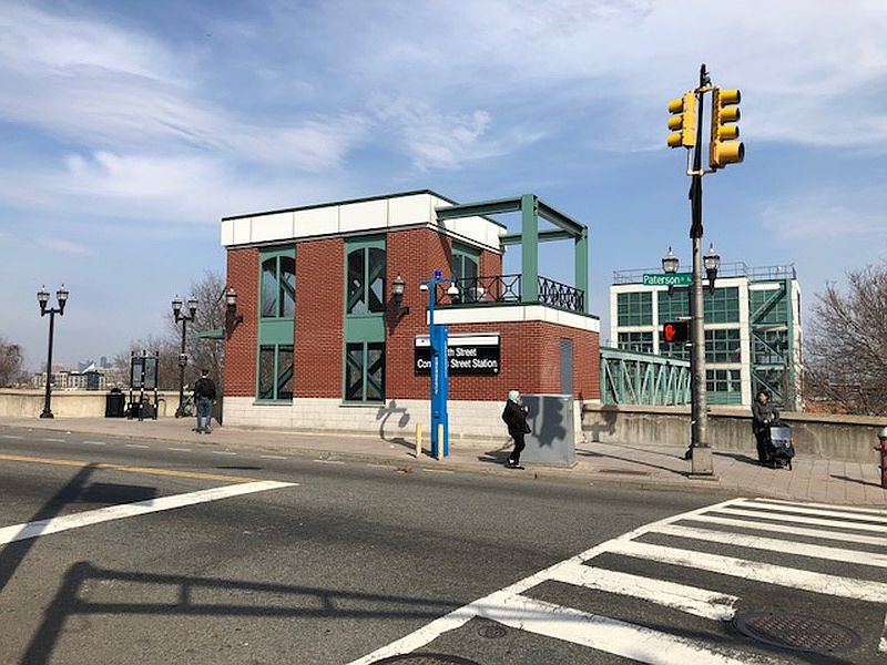 2nd image of 102 Congress St