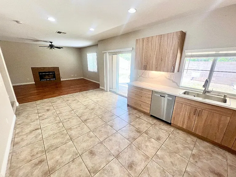 262 Glendale Ave — Photo 4