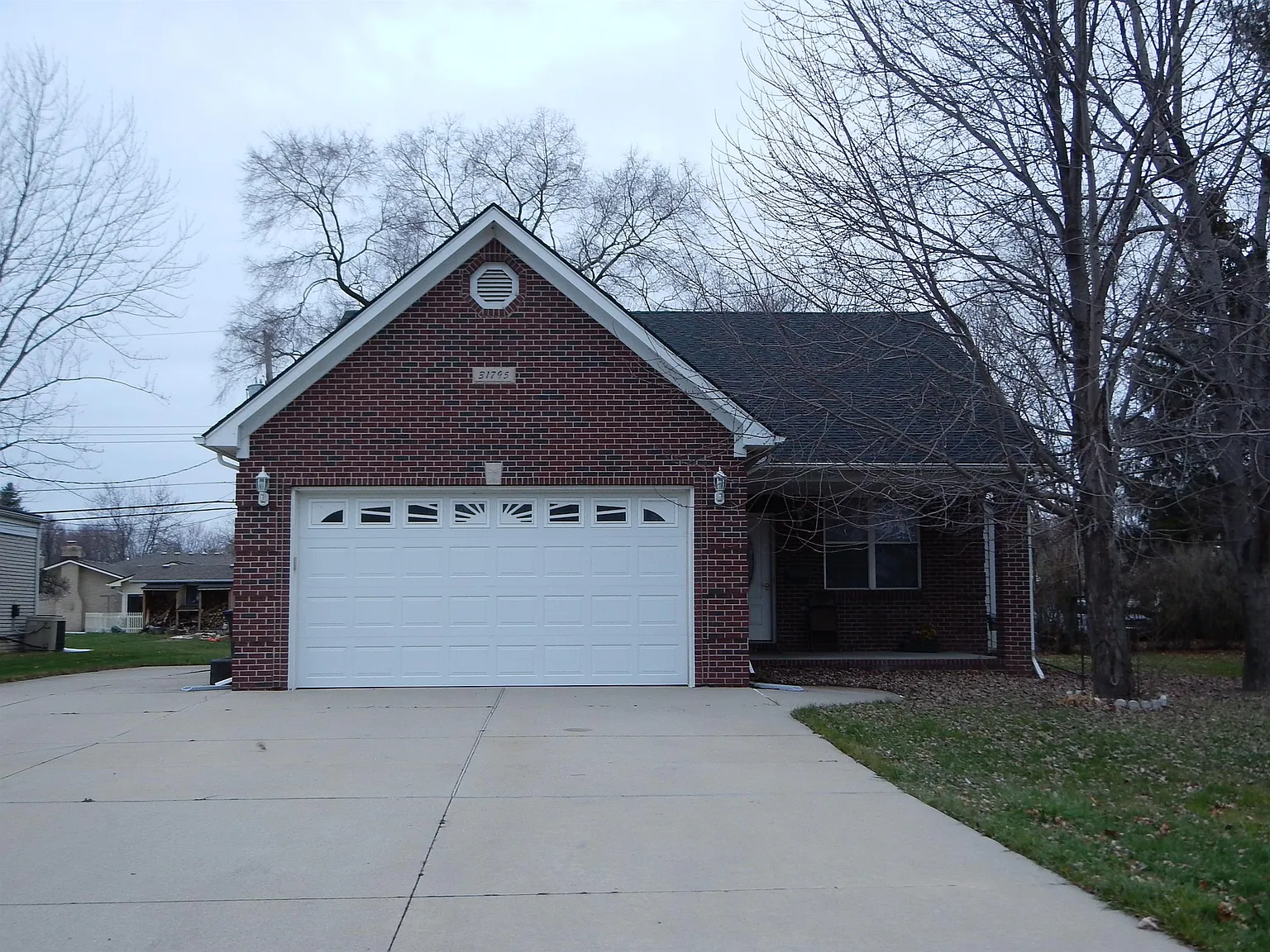 31795 Schoolcraft Ave photo 1
