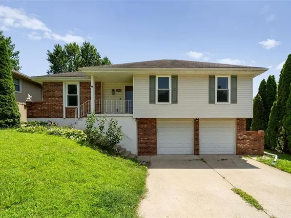 2924 SW Walnut St, Blue Springs, MO 64015