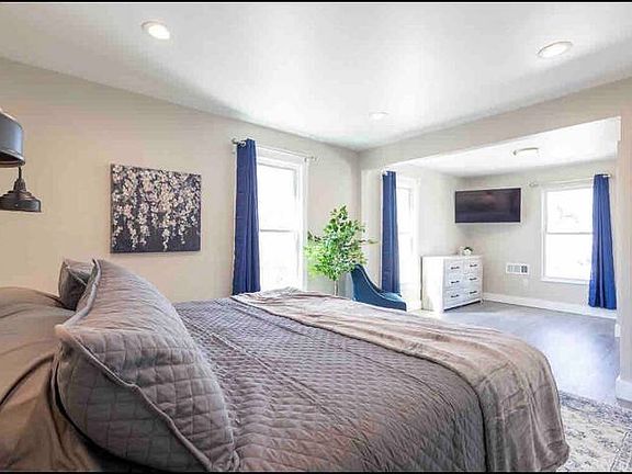 5th image of 2164 E 87th St #3