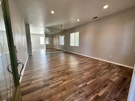 3rd image of 14886 Shetland Ct