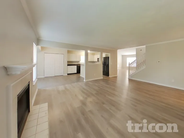 911 Pine Ridge Way — Photo 6