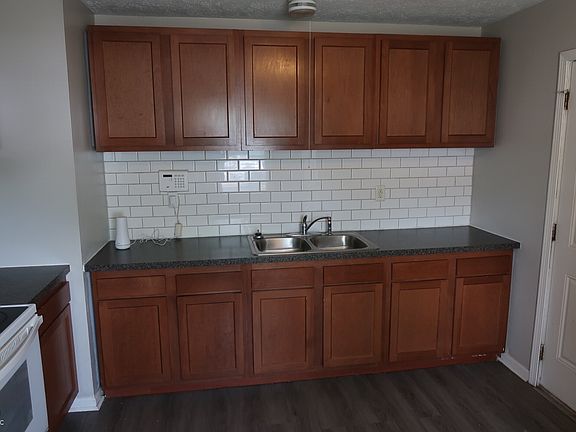 4th image of 4353 Evanston Ave