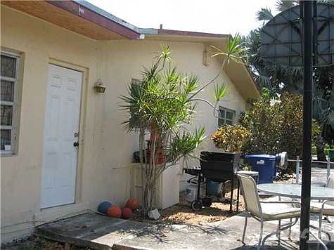 5th image of 2631 NE 209th St