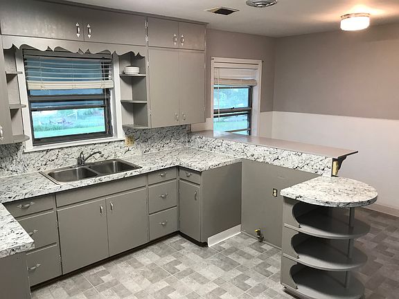 4th image of 311 S Avenue E