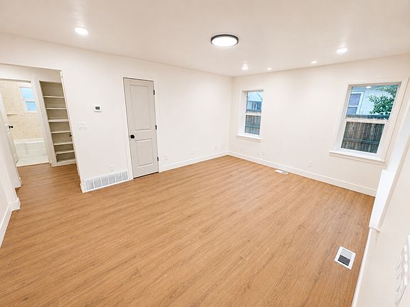 4th image of 1815 E Stratford Ave #2
