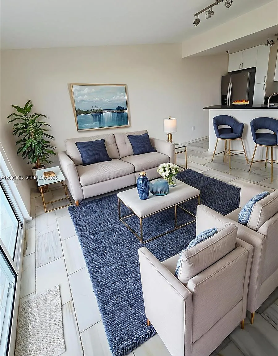 Coral Sea View Condo — Photo 1