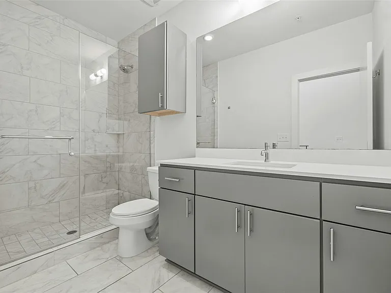 2002 E 7th St #220 — Photo 7