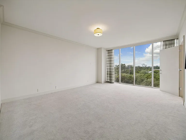 121 N Post Oak Ln #706 — Photo 14