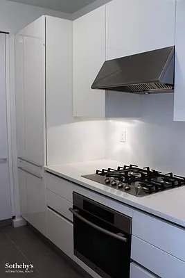 Rented by Sotheby's International Realty | media 22