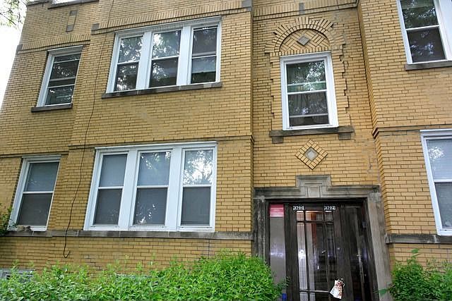1st image of 3702 W Cornelia Ave #2