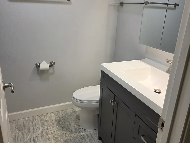 10515 W Grand Ave #206 — Photo 12