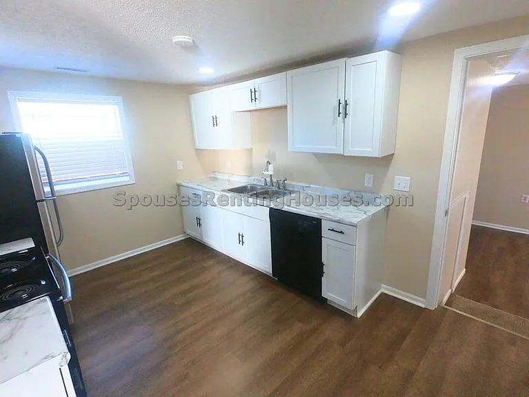 909 S Lebanon St — Photo 9