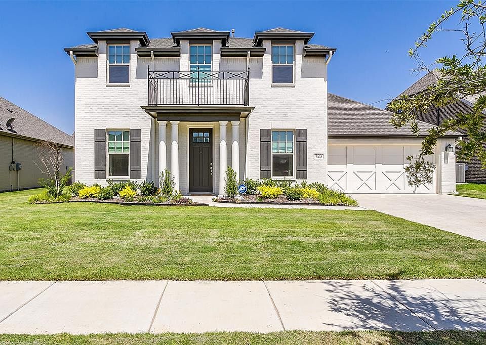 1st image of 723 Rosewood Pl