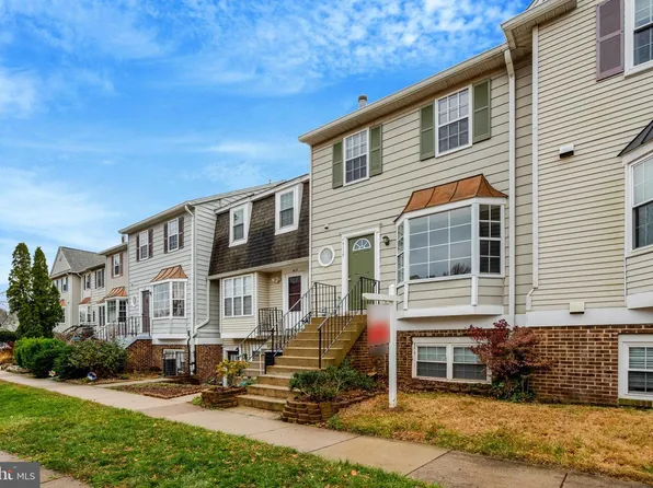 4119 Dawn Valley Ct, Chantilly, VA 20151