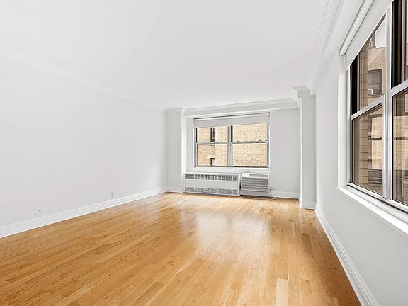 4th image of 210 W 89th St APT 12D