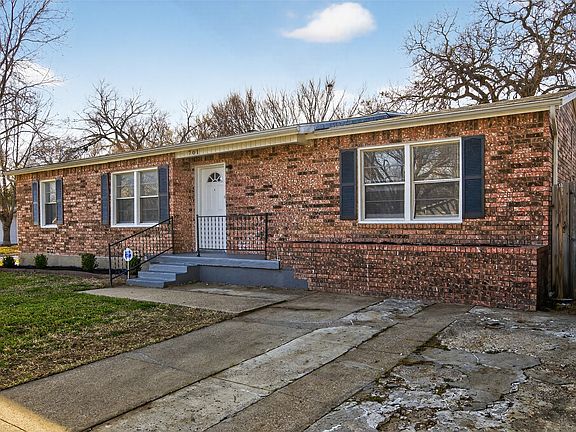 2nd image of 701 Harrison Ln