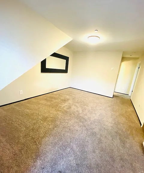 Los Arboles Apartments — Photo 16