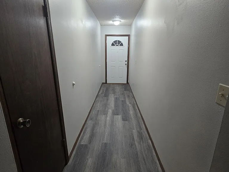 3318 E 4th Ave — Photo 3