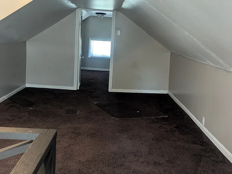 994 Peerless Ave — Photo 12