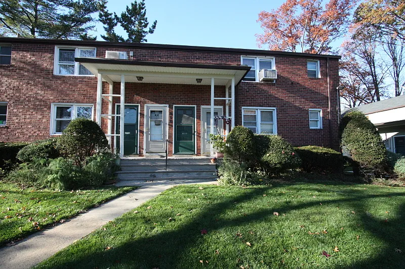 512 Brooklawn Ave APT H1 photo 1