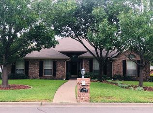 128 E Chapman Rd, Hewitt, TX 76643