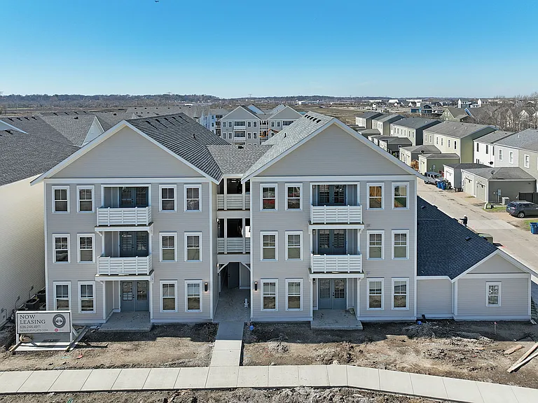Newbury Flats — Photo 27