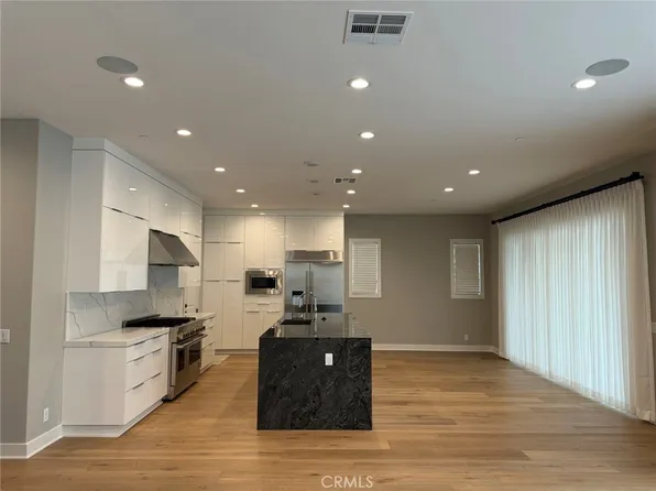 110 Orange Grv, Lake Forest, CA 92630
