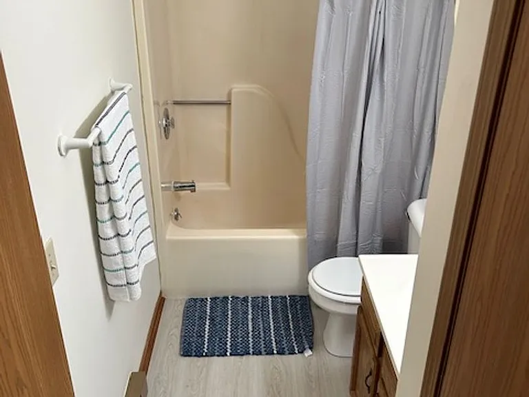 1520 Hawk Cir #F — Photo 13