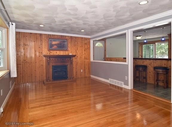 5th image of 41 Lakeside Dr