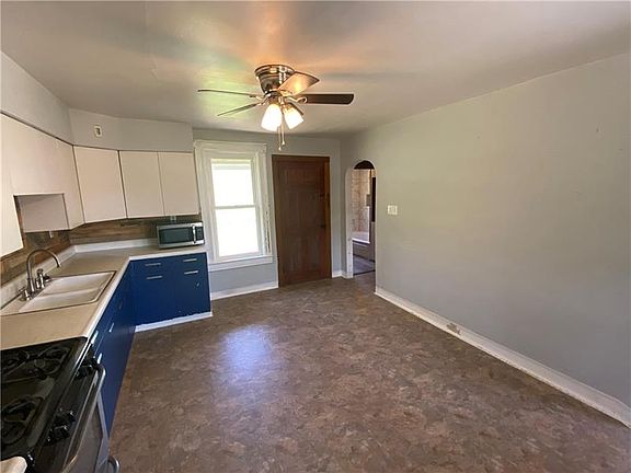 4th image of 140 Barnickel St