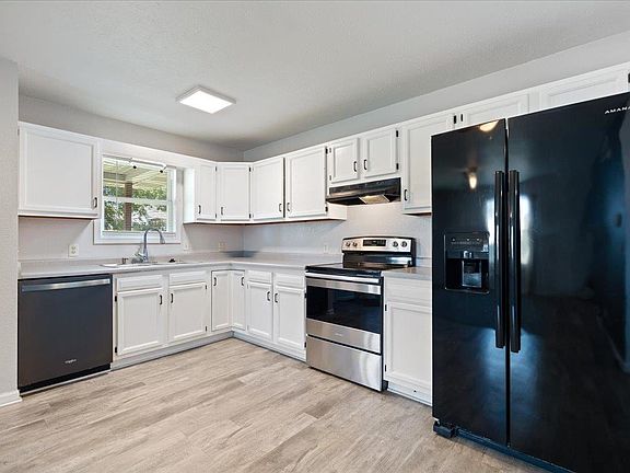 5th image of 103 W Miller St