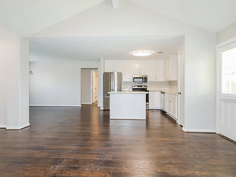 16325 Sun View Ln — Photo 8
