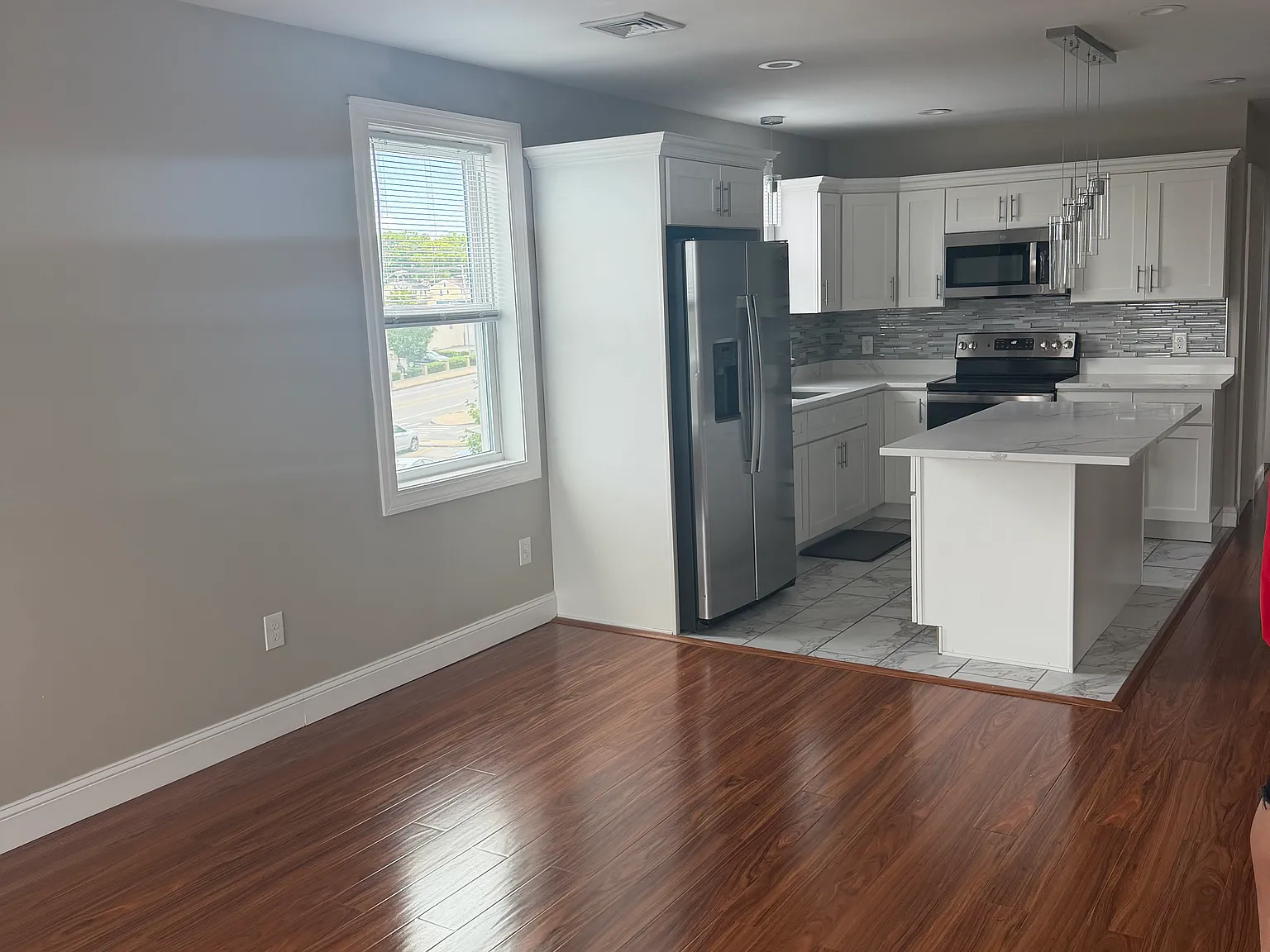 4 bed, $2,800 — Photo 2