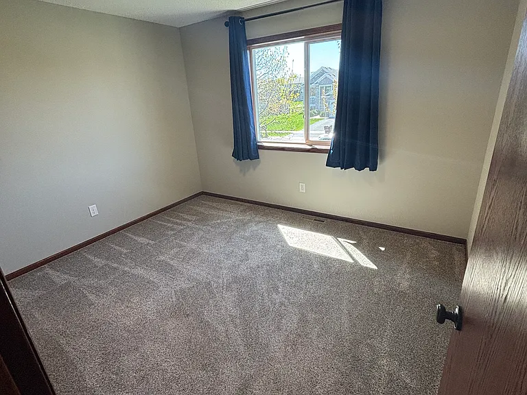 386 Greenway Dr — Photo 10