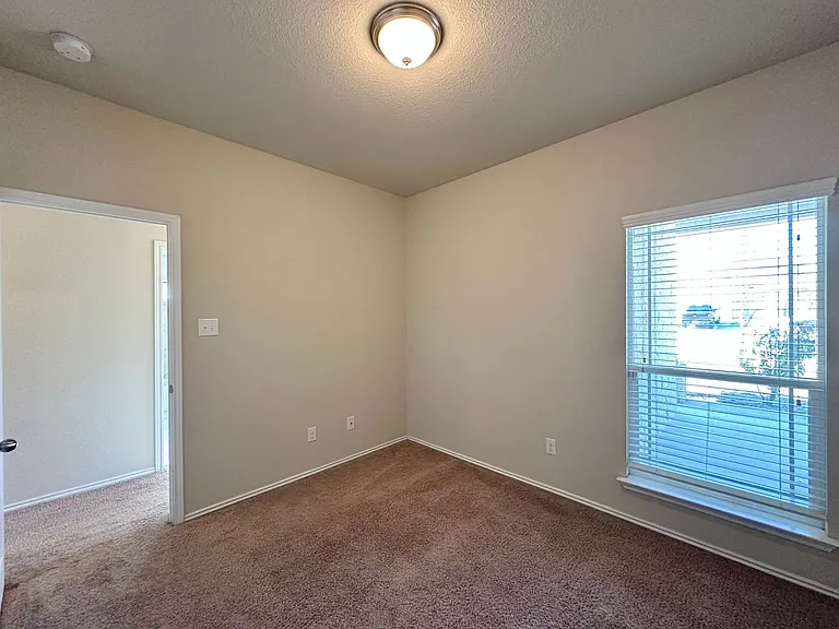 702 Deborah Kay Dr — Photo 23